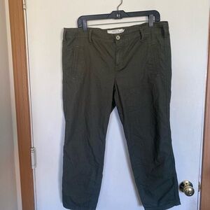 Torrid size 10 cropped olive cargo pants